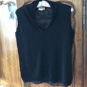 Lightweight V-neck top lace back. Forever 21 sizeM